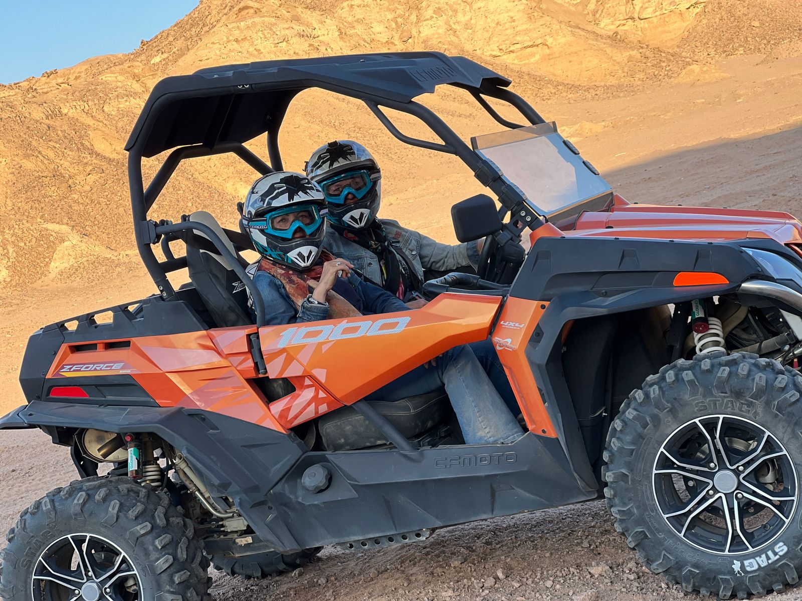 A Tour between the  mountains of Aqaba (UTV-1000)