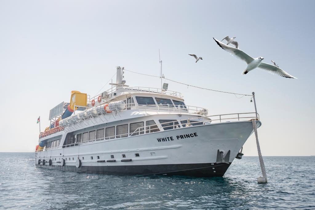 white prince boat cruises