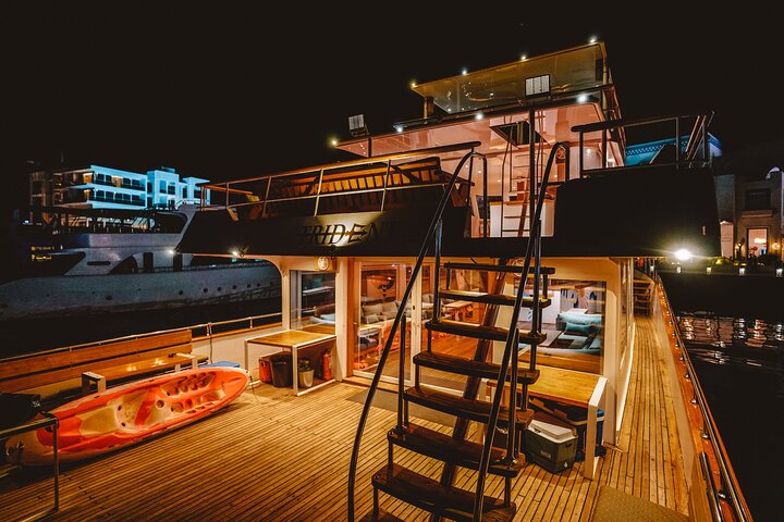 Yacht Tour